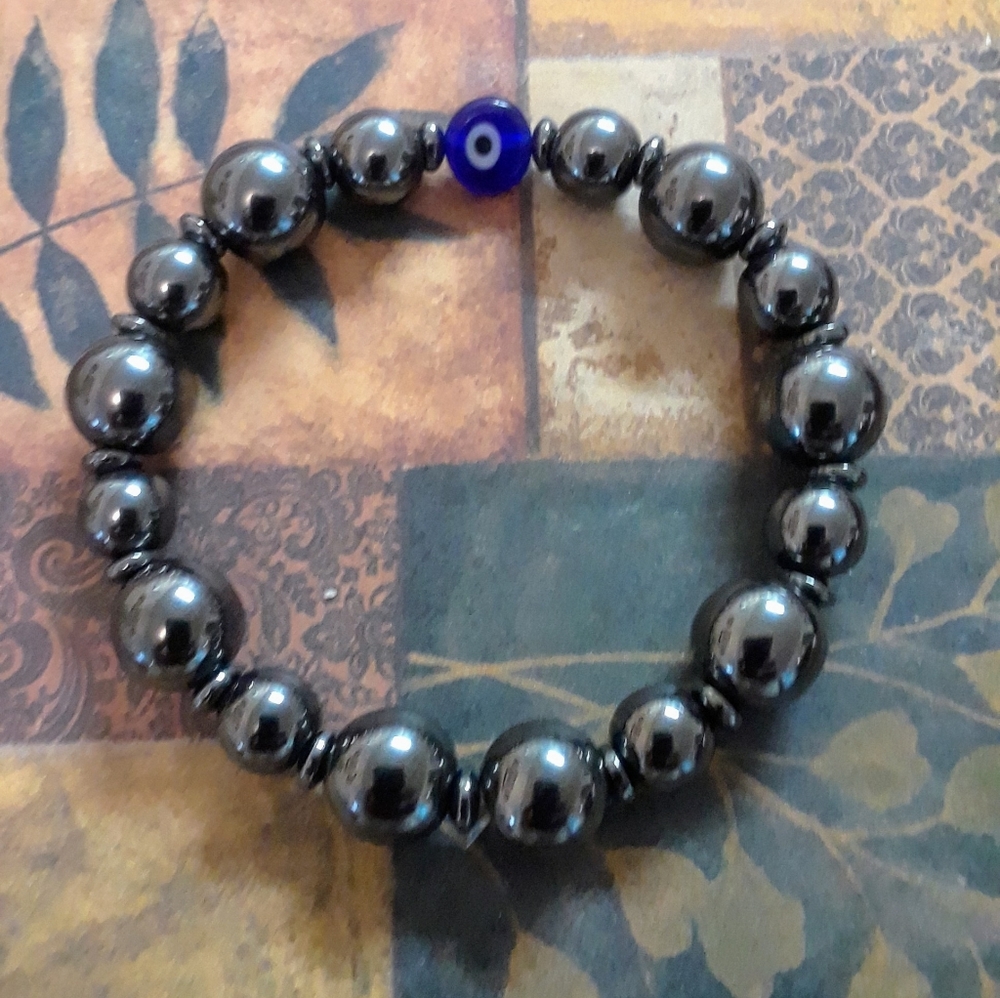 Bracelets - Picture 3 of 5